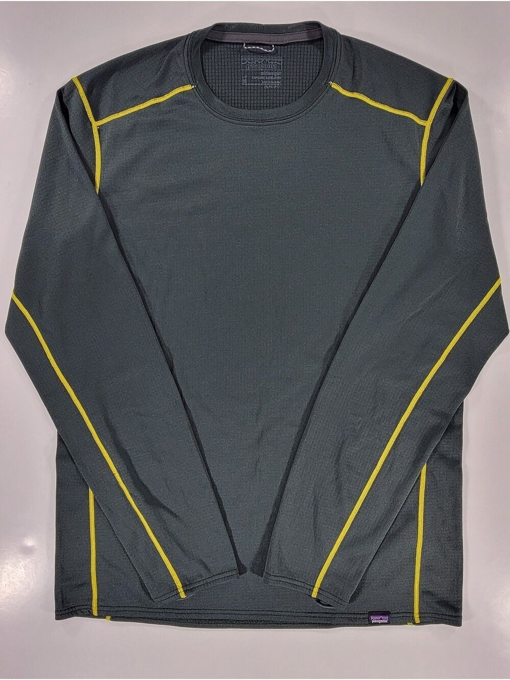 Patagonia Capilene Midweight Mens Medium Polartec Base Layer Green Grid Fleece